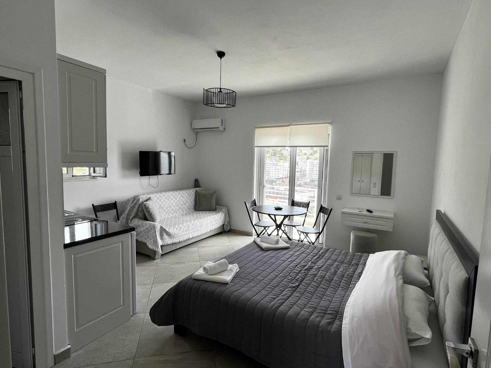 Mariana Apartments Sarandë エクステリア 写真